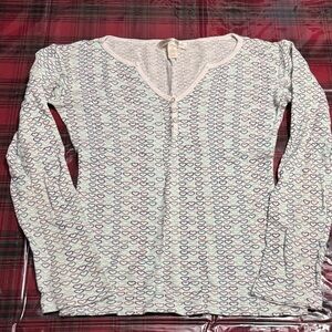 Aeropostale White and Blue Patterned Long Sleeve Top